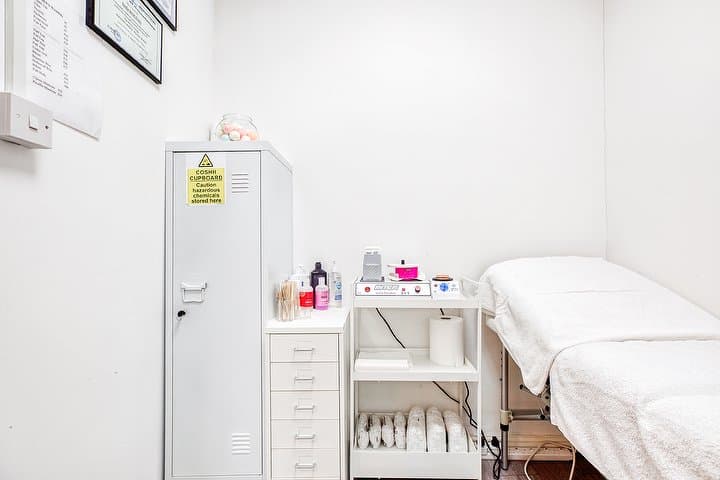 Treatment bed in the beauty room